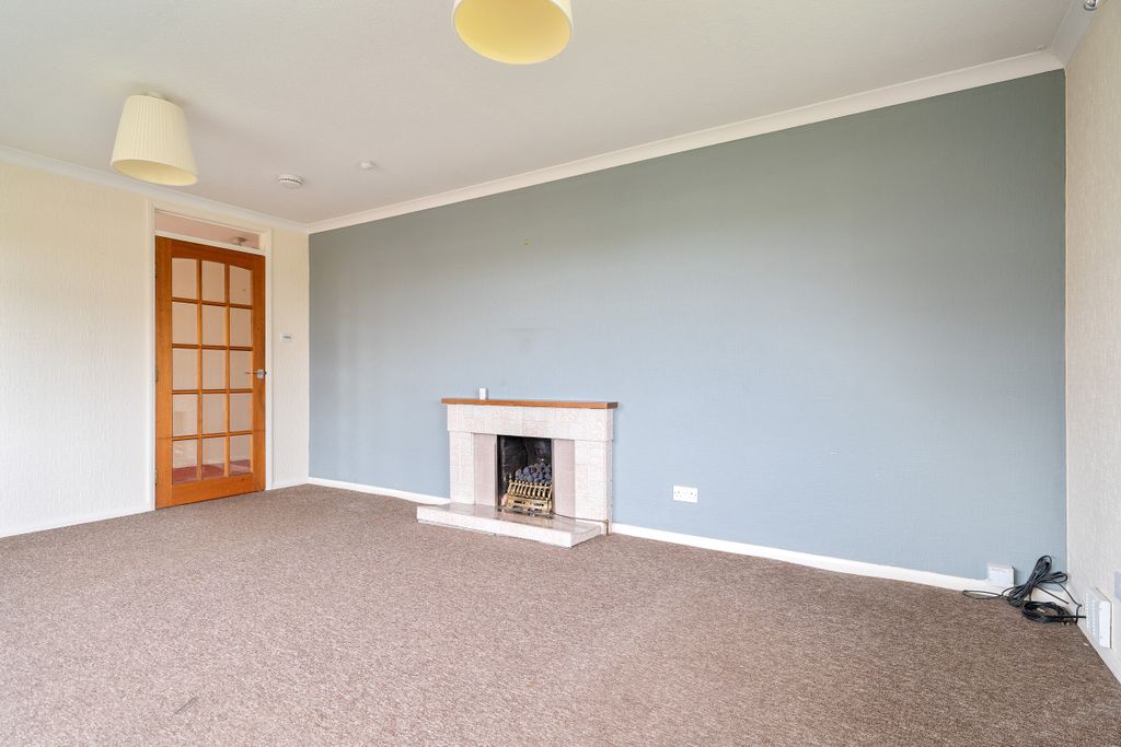 Property photo 2 of 31