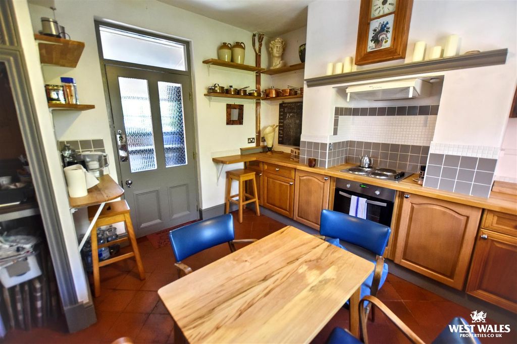 Property photo 3 of 30 5 (90).Jpg