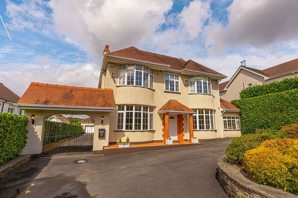 Property photo 1 of 64