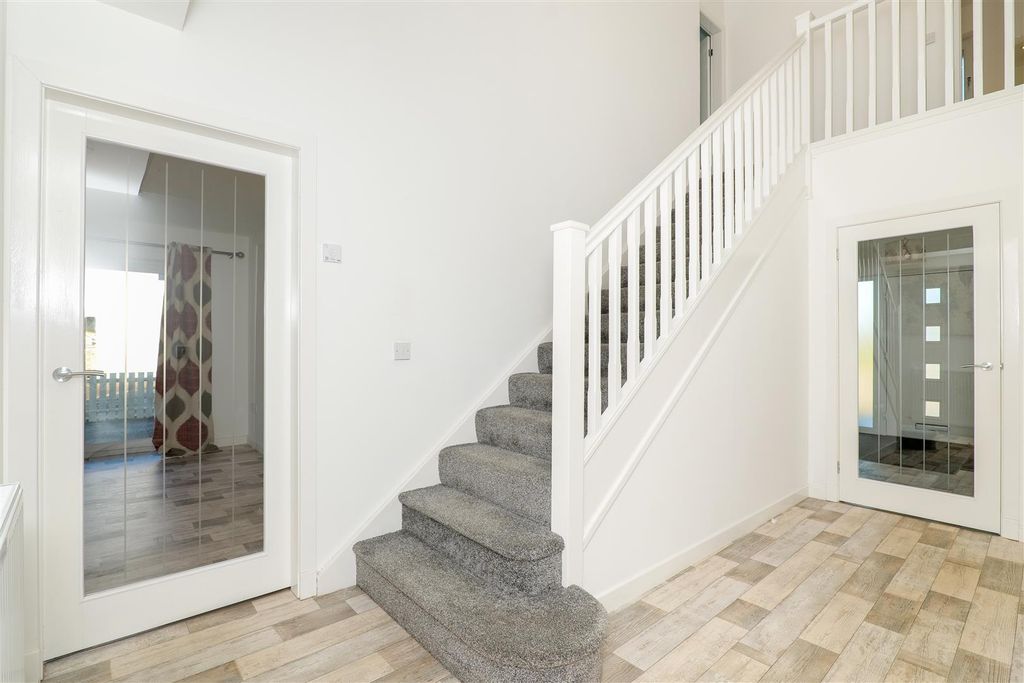 Property photo 2 of 25 2