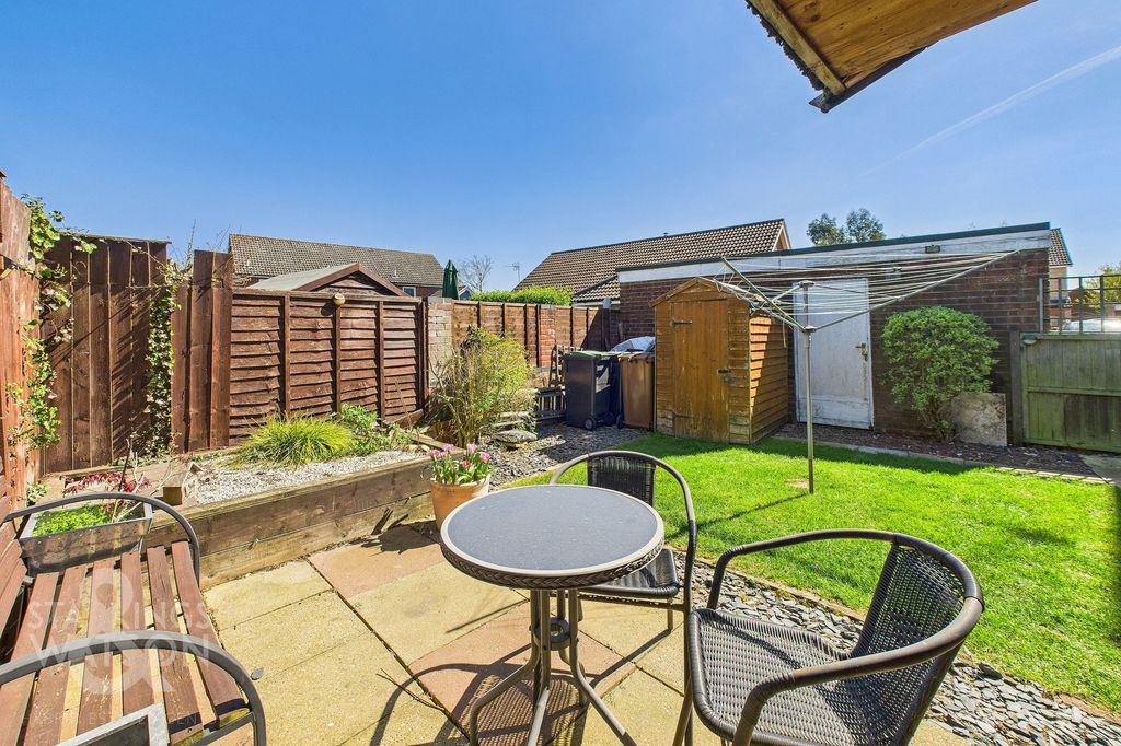 Property photo 2 of 20