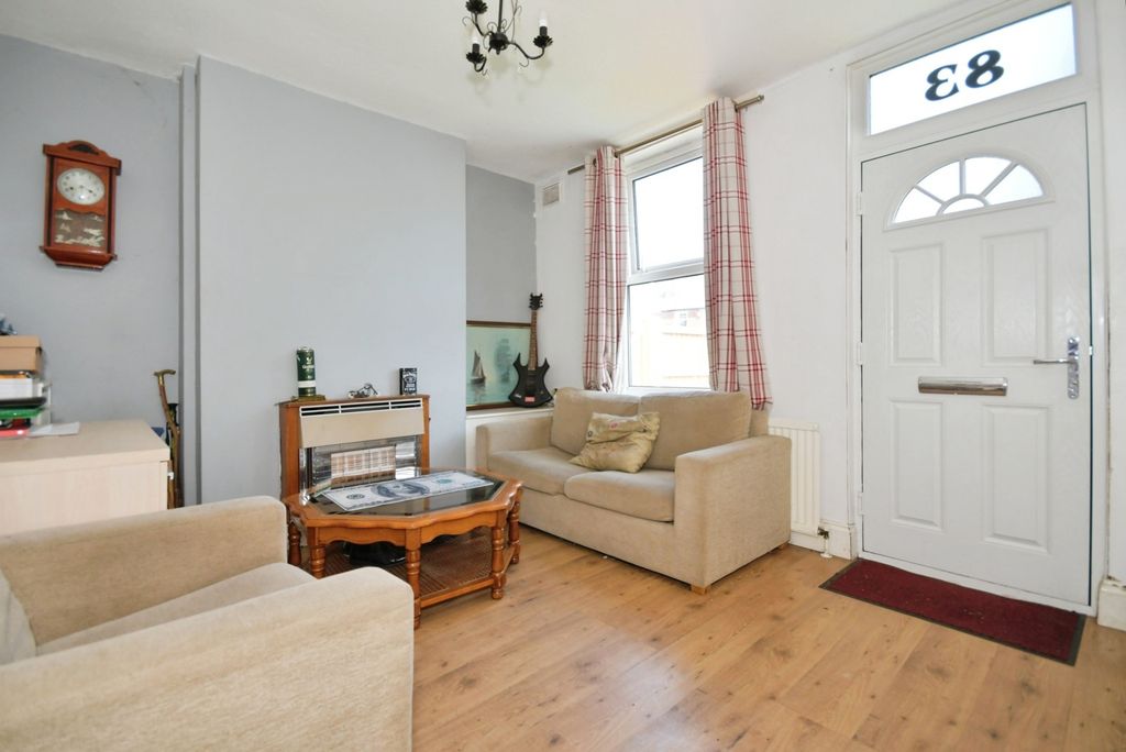 Property photo 3 of 11 Pbox-Img.Jpg