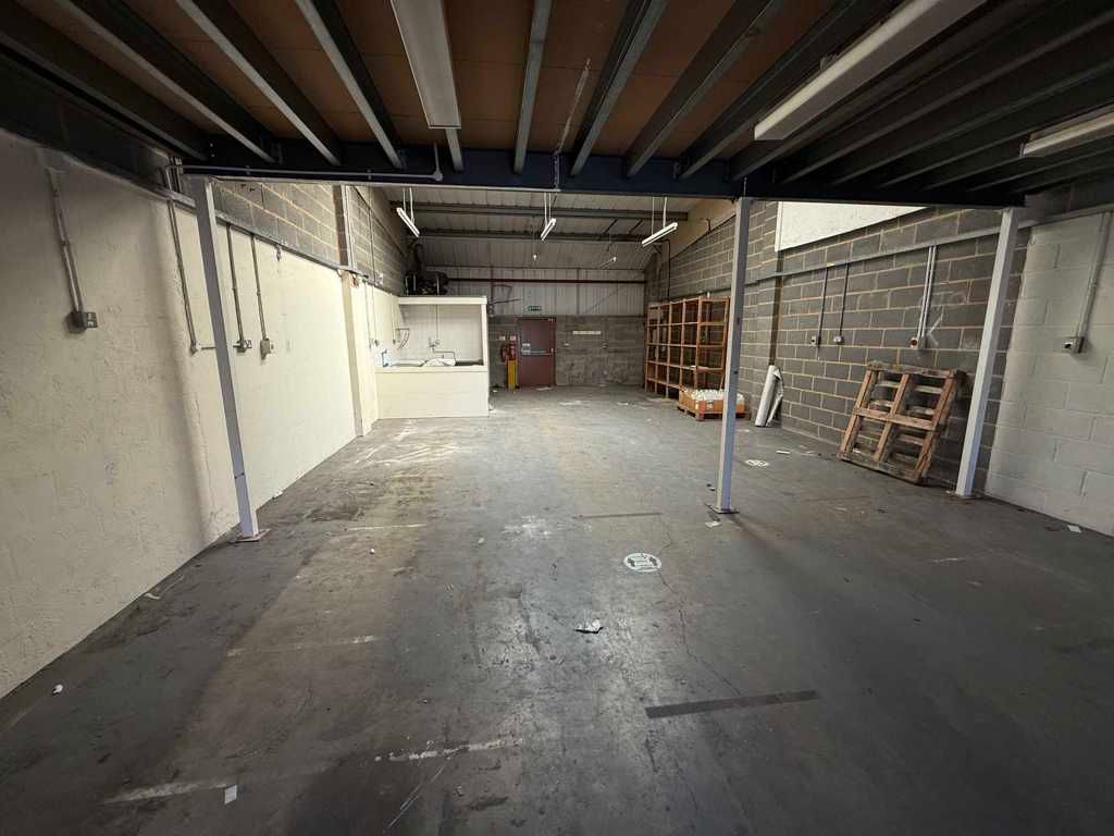 Property photo 3 of 7 Photo 7