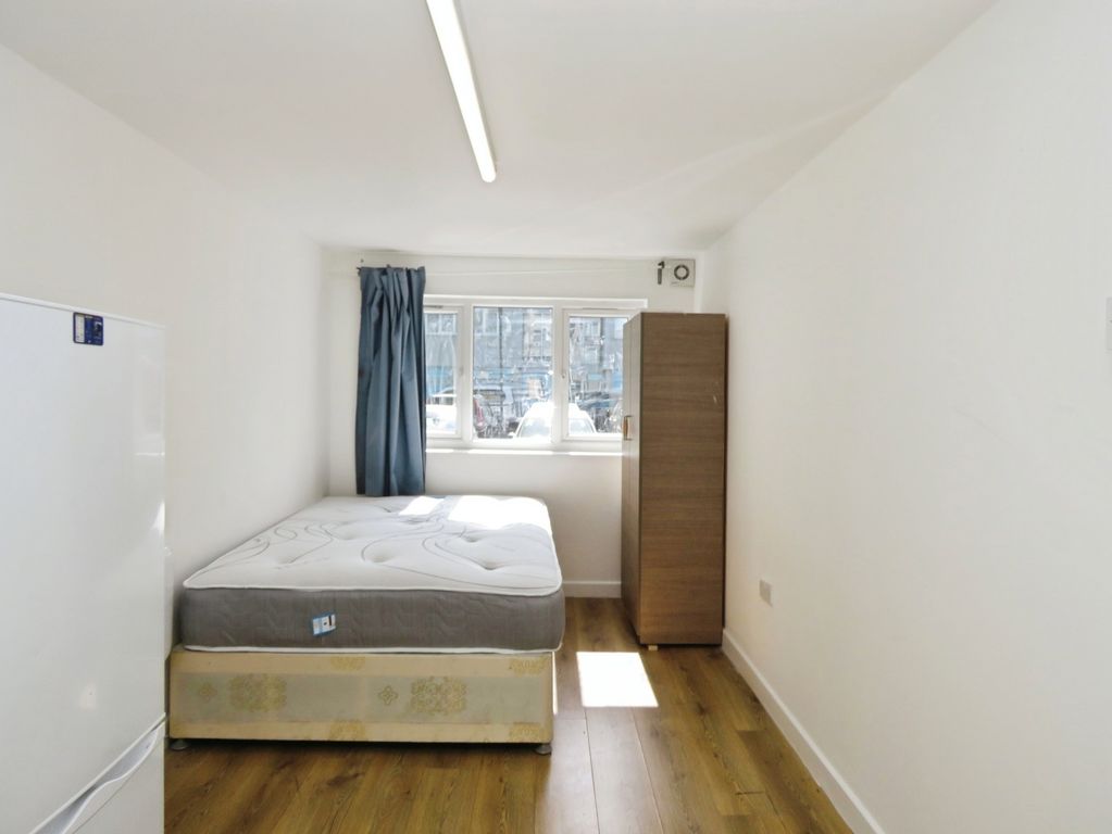 Property photo 2 of 9 Studio
