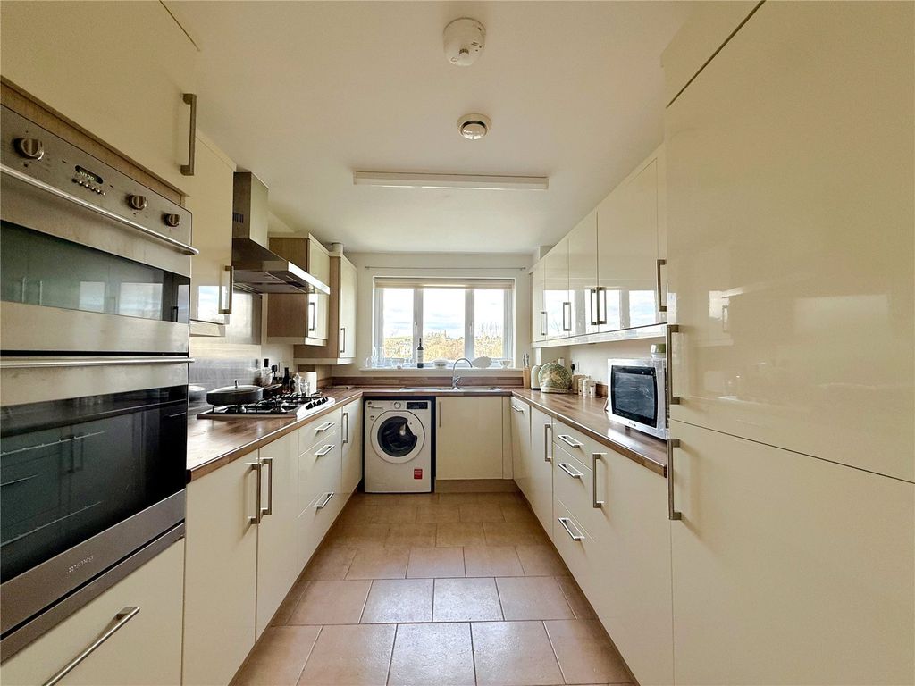 Property photo 3 of 12 Picture No. 21