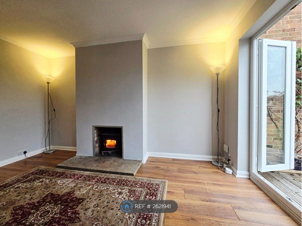 Property photo 2 of 34