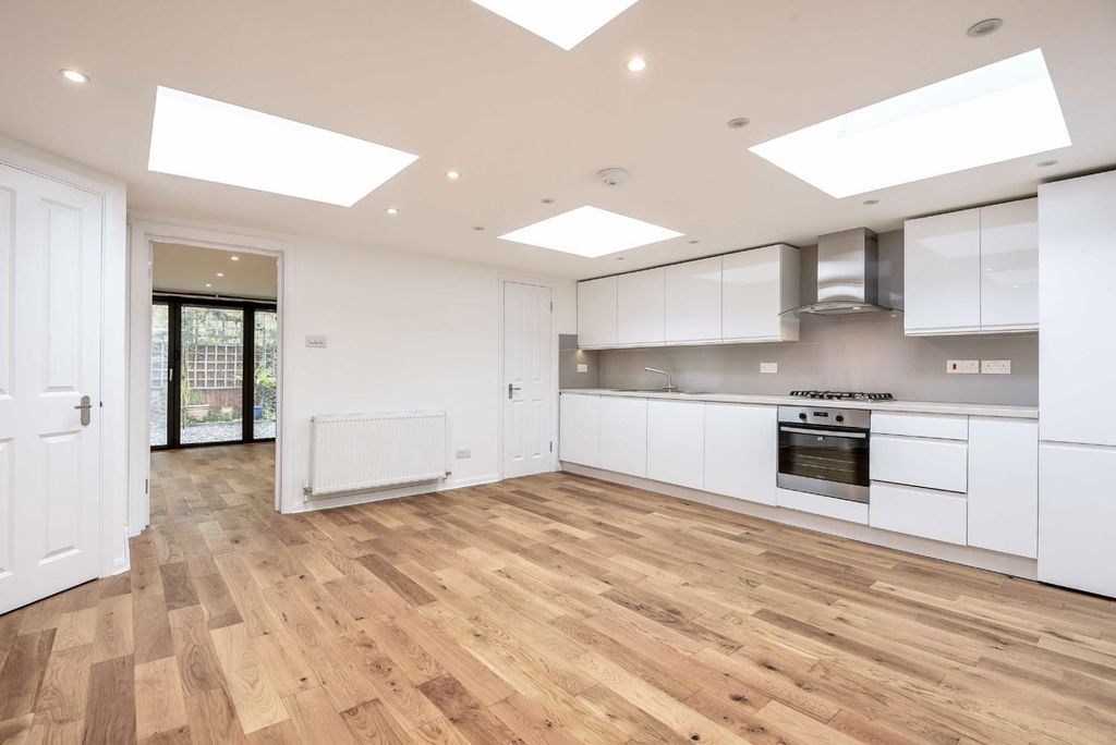 Property photo 2 of 5