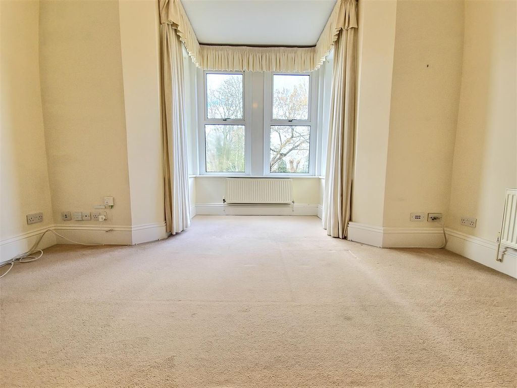 Property photo 3 of 8 Living Room