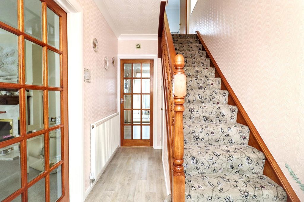 Property photo 3 of 24