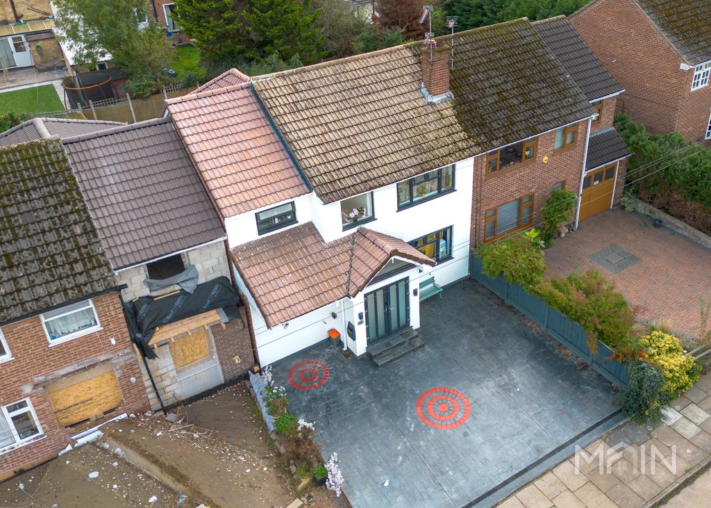 Property photo 2 of 25