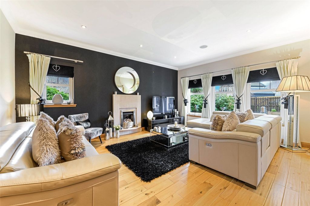 Property photo 2 of 35 Picture No. 38