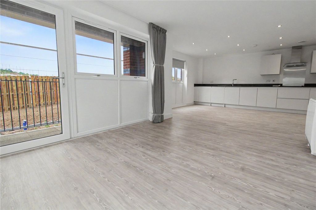 Property photo 3 of 12 Picture No. 03