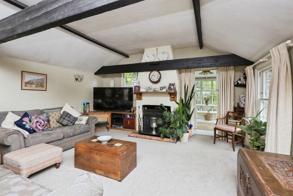Property photo 3 of 18
