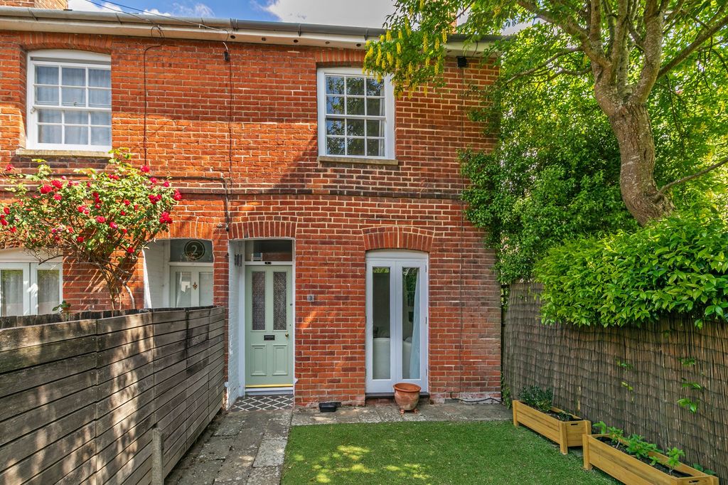 Property photo 1 of 10