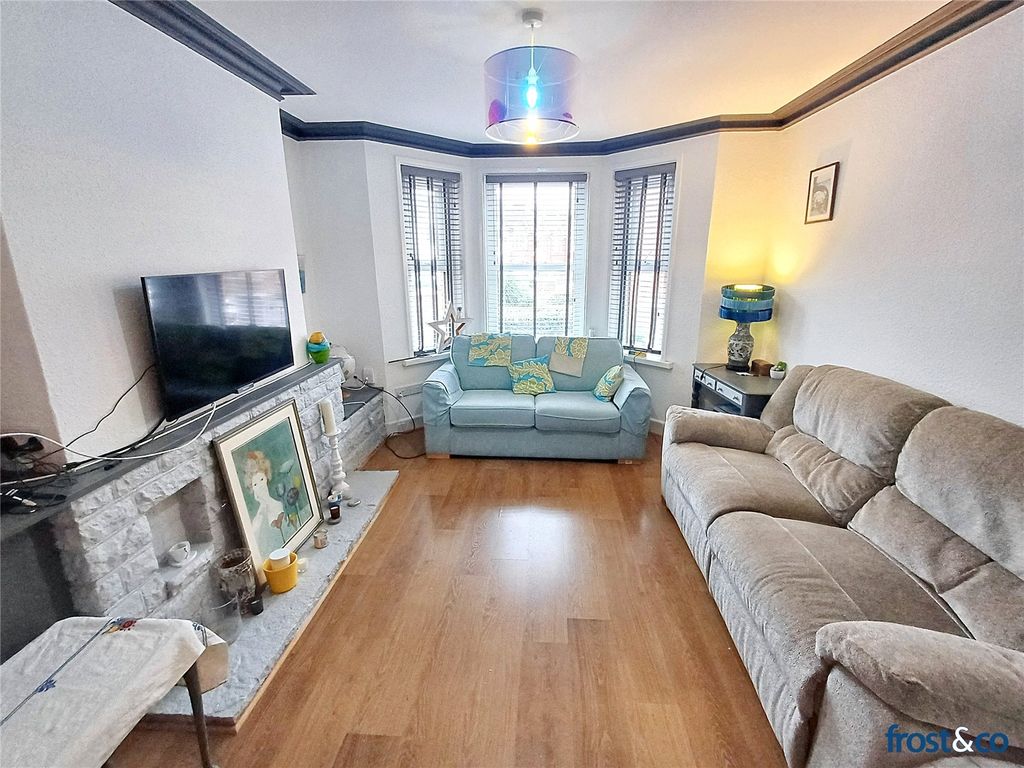 Property photo 3 of 18 Living Room