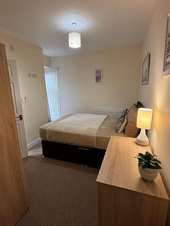 Property photo 1 of 7 Bedroom