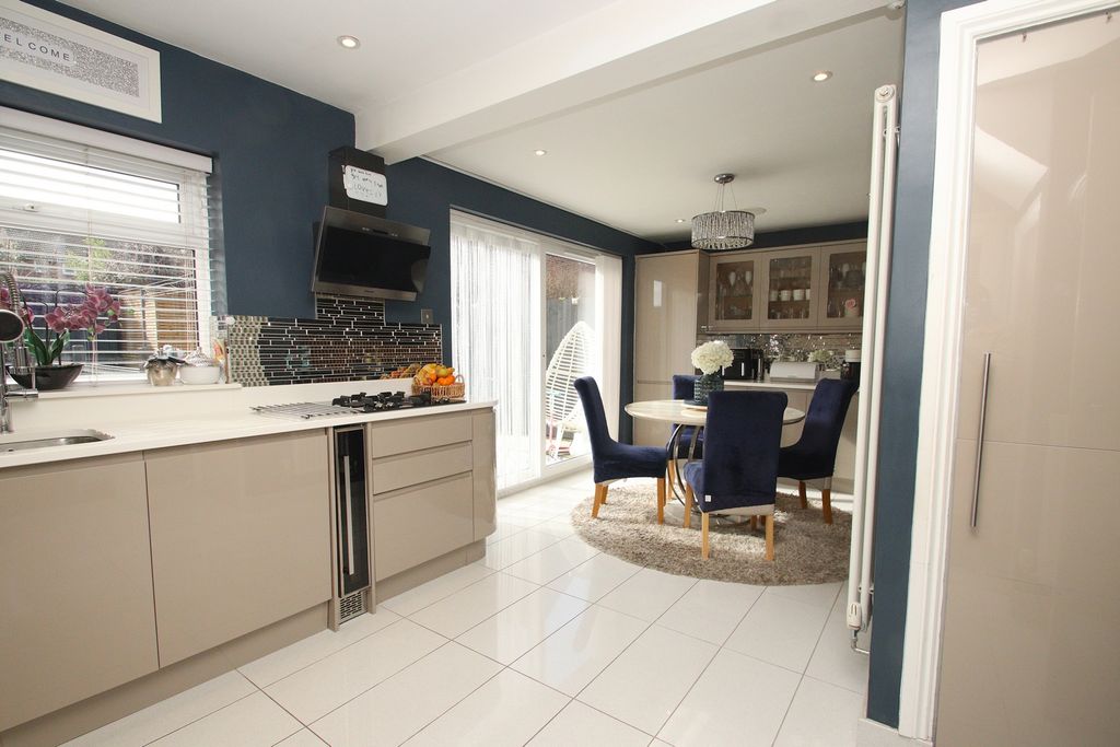 Property photo 3 of 20 Photo 9