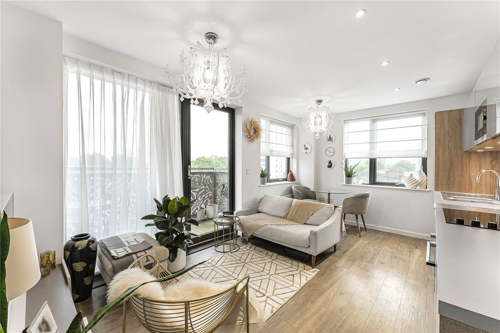 Property photo 1 of 16 Reception Room