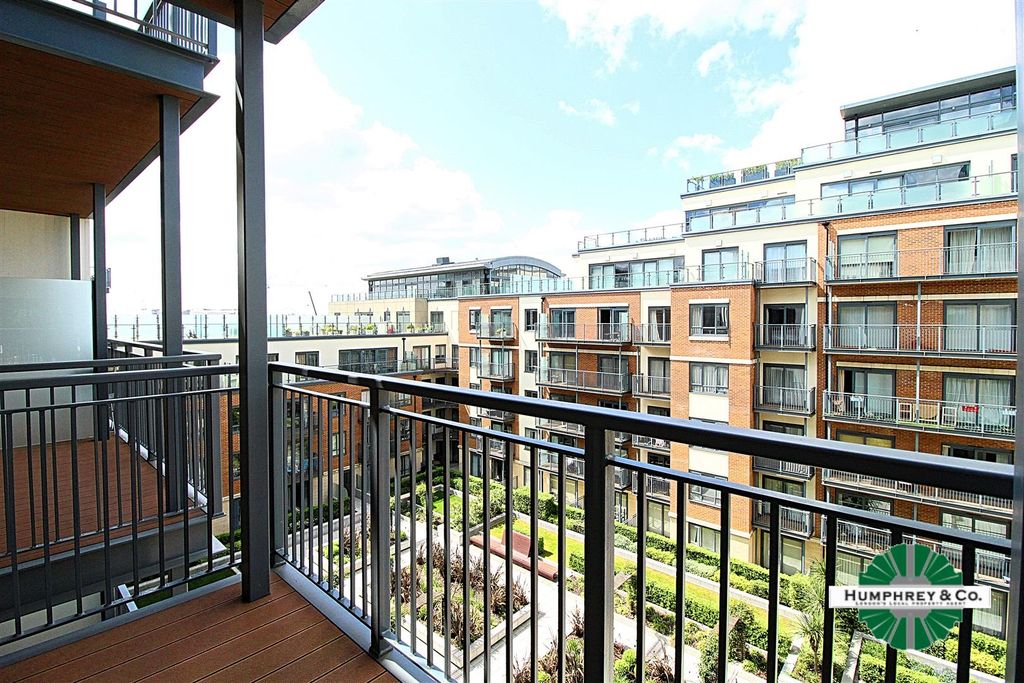 Property photo 1 of 13 Balcony.Png
