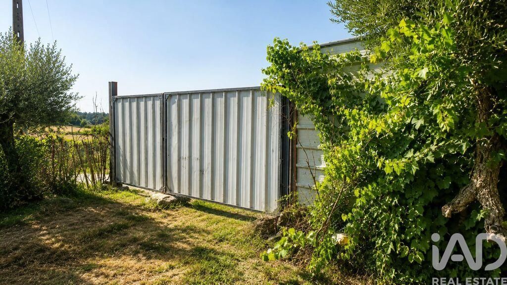 Property photo 2 of 40
