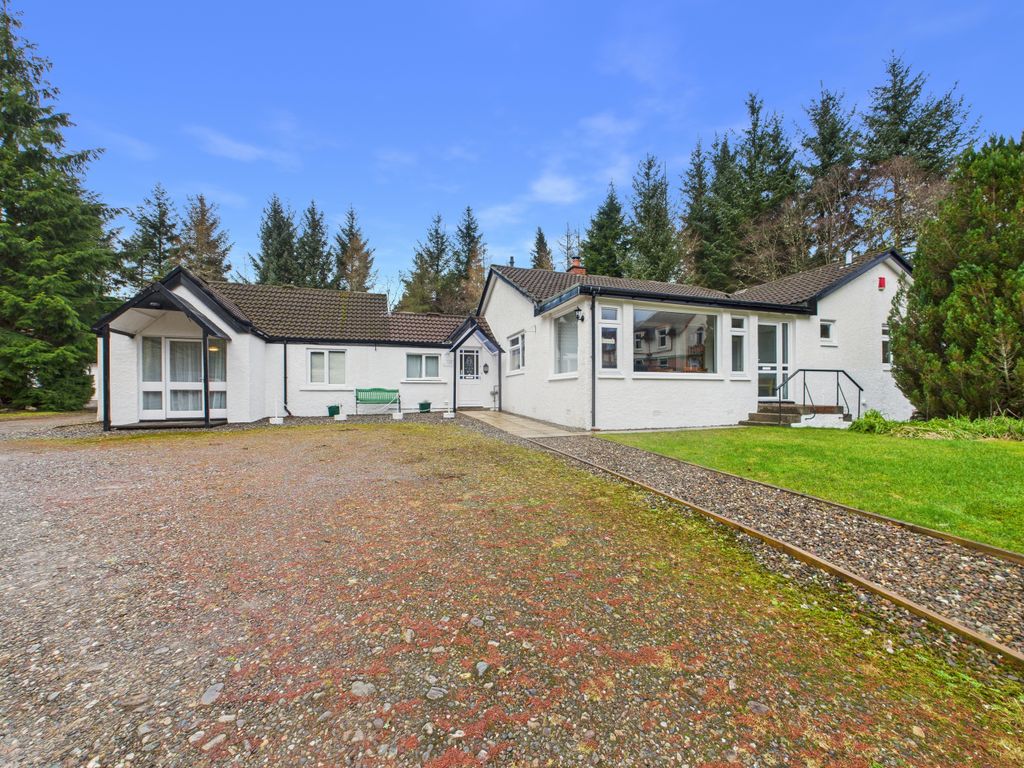 Property photo 3 of 37 Cam03481G0-Pr0130-Still021