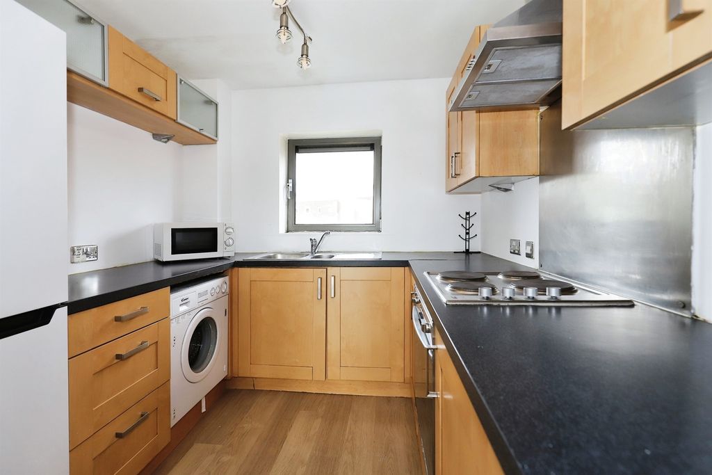 Property photo 3 of 11
