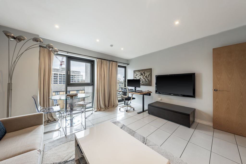 Property photo 3 of 12 Dsc02602-Hdr-Edit