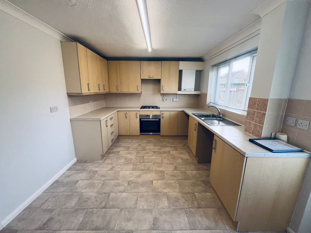 Property photo 3 of 13 Kitchen