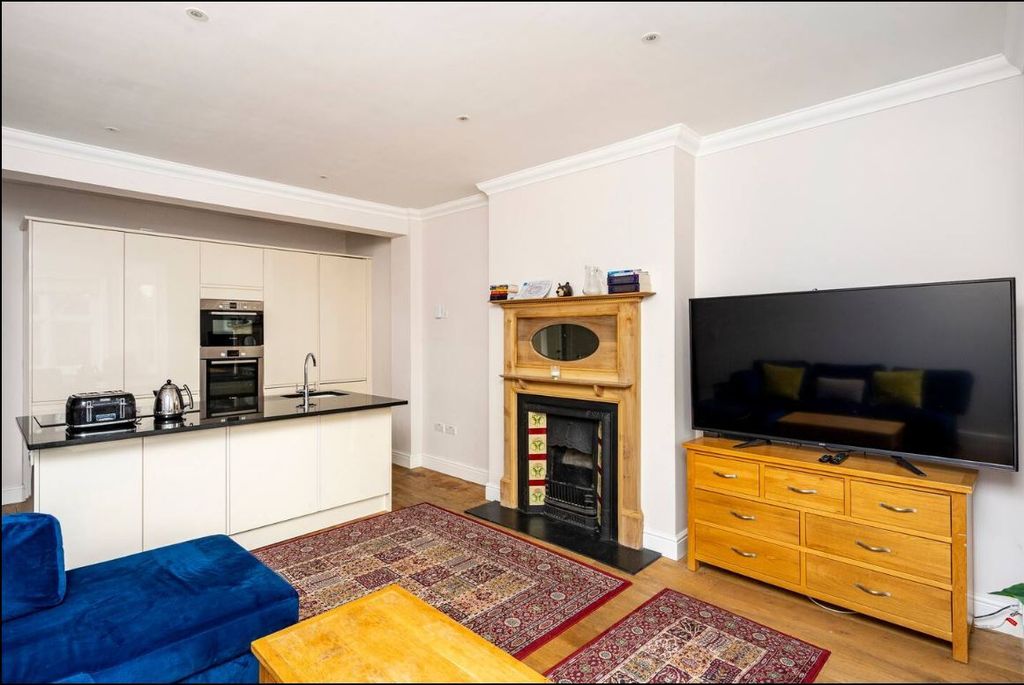 Property photo 3 of 21