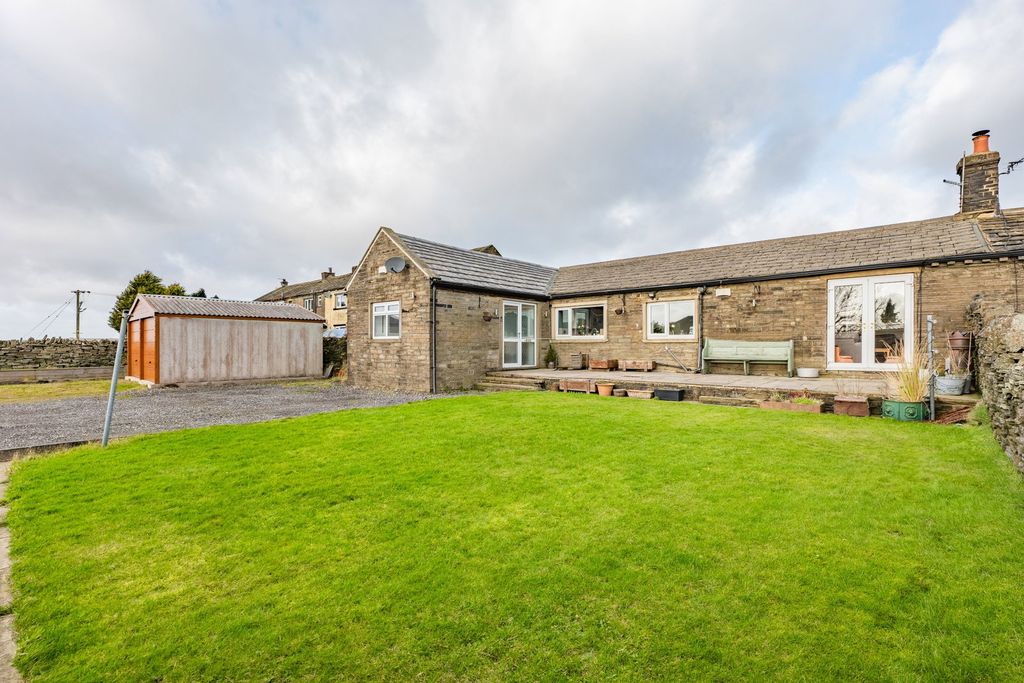 Property photo 1 of 28