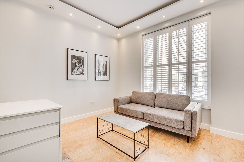 Property photo 1 of 12 Reception Room