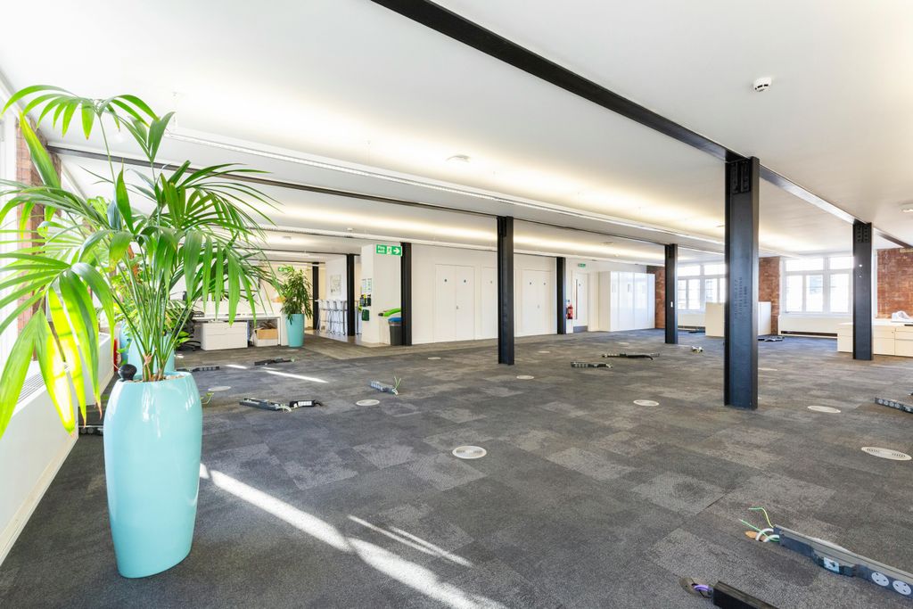 Property photo 2 of 27 75 White Post Lane 17.Jpg