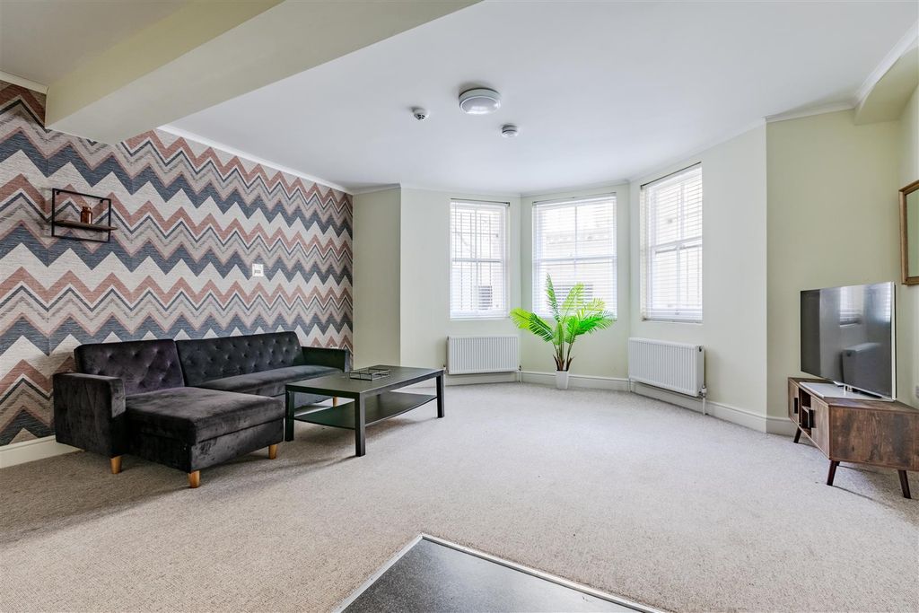 Property photo 3 of 10 Open Plan Living Room/Kitchen