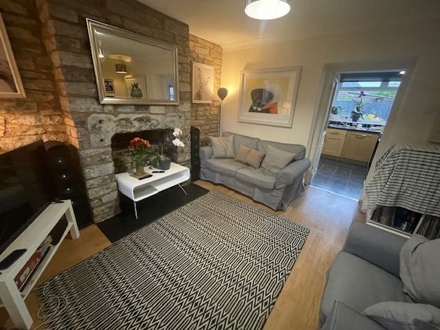 Property photo 1 of 11 Sitting Room