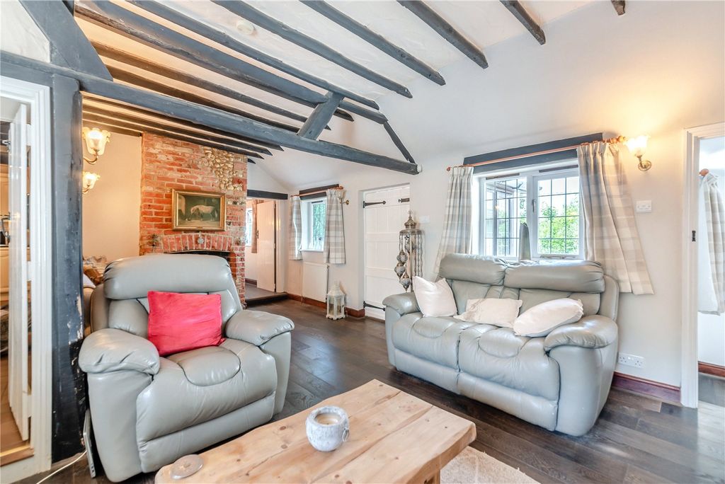 Property photo 2 of 16 Sitting Room