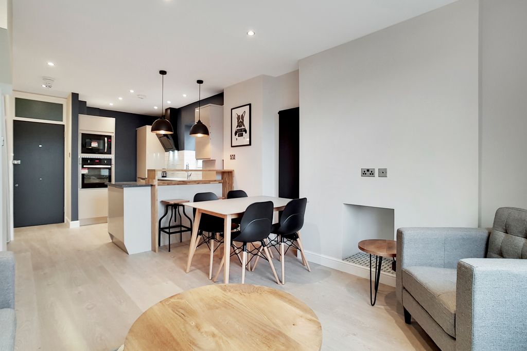 Property photo 3 of 25