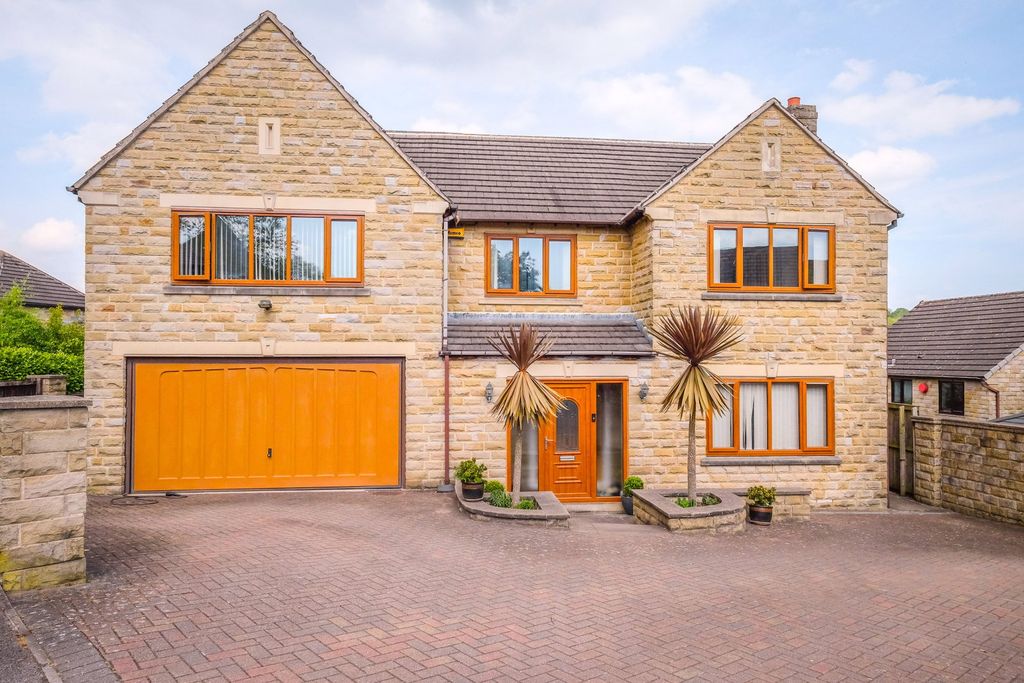 Property photo 1 of 32