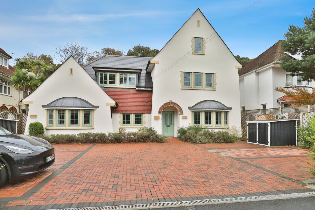 Property photo 1 of 17