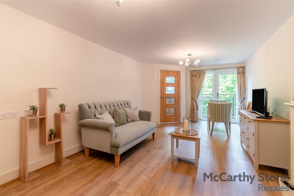 Property photo 2 of 30 8648315-Interior01.Jpg