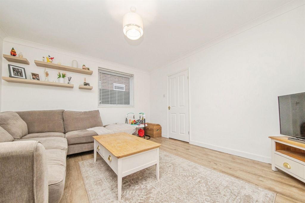 Property photo 3 of 14