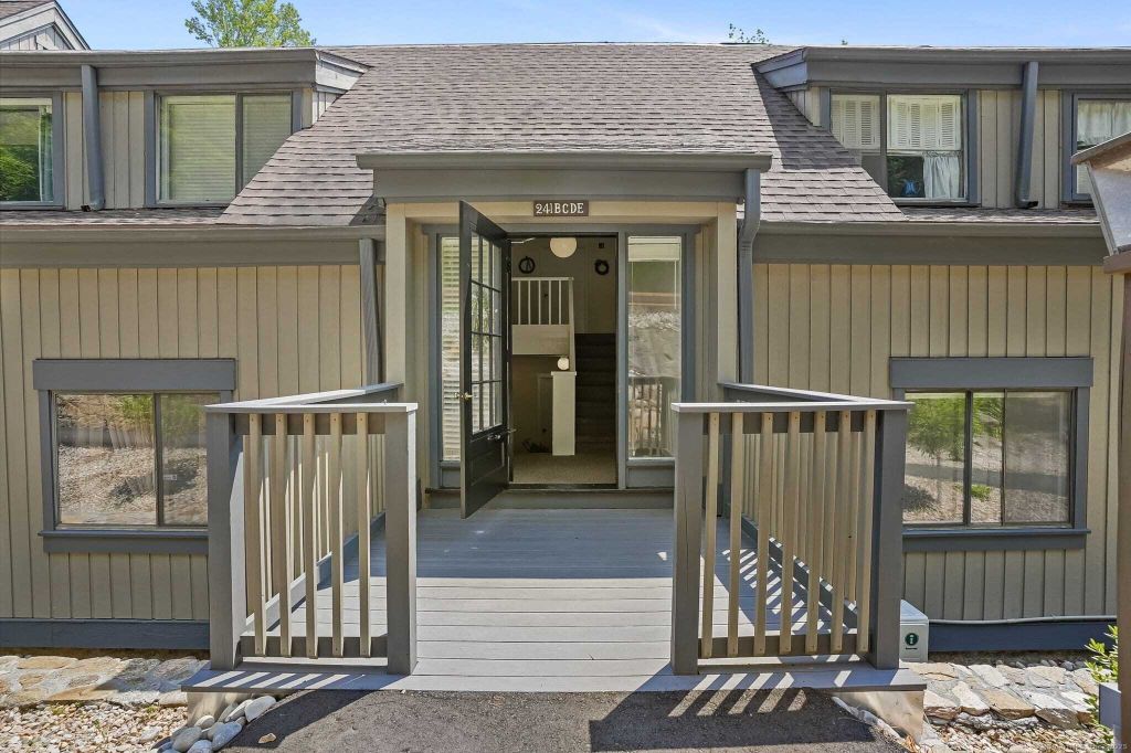 Property photo 1 of 31