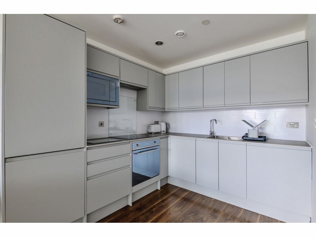 Property photo 2 of 30