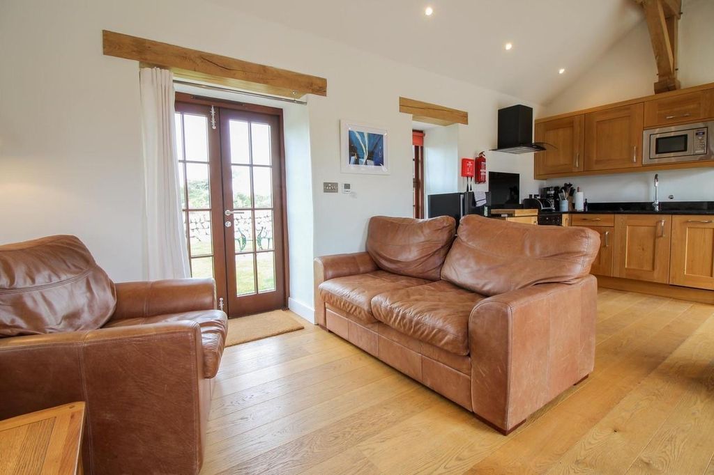 Property photo 3 of 21 Living