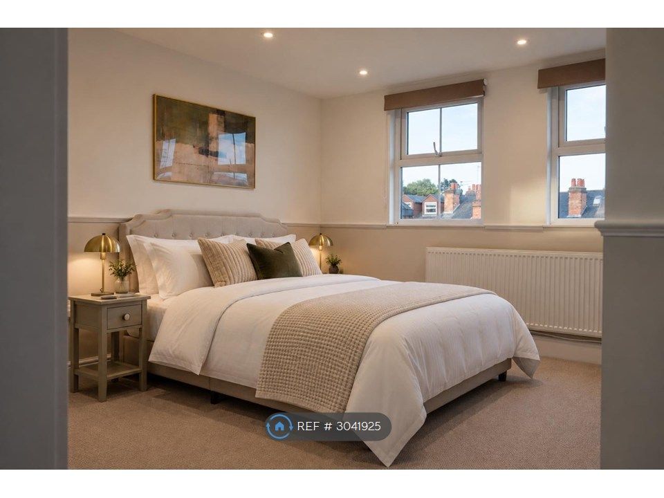 Property photo 1 of 35 The Penthouse Studio