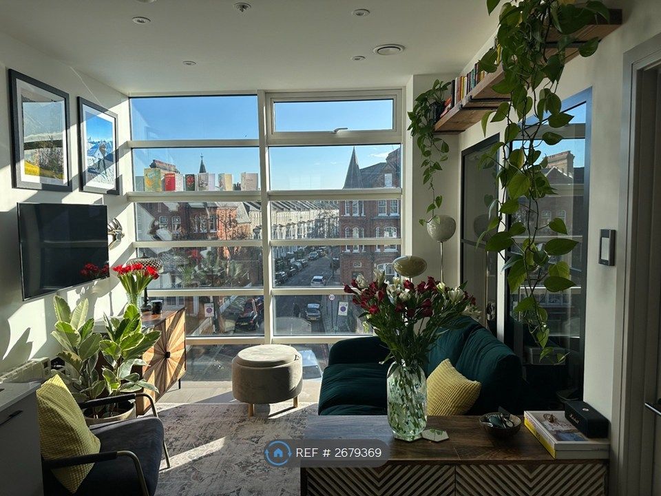 Property photo 1 of 6 Main Room