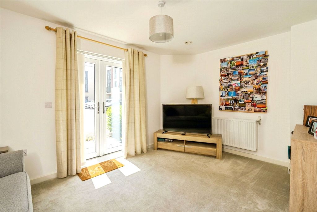 Property photo 2 of 16 Picture No. 20