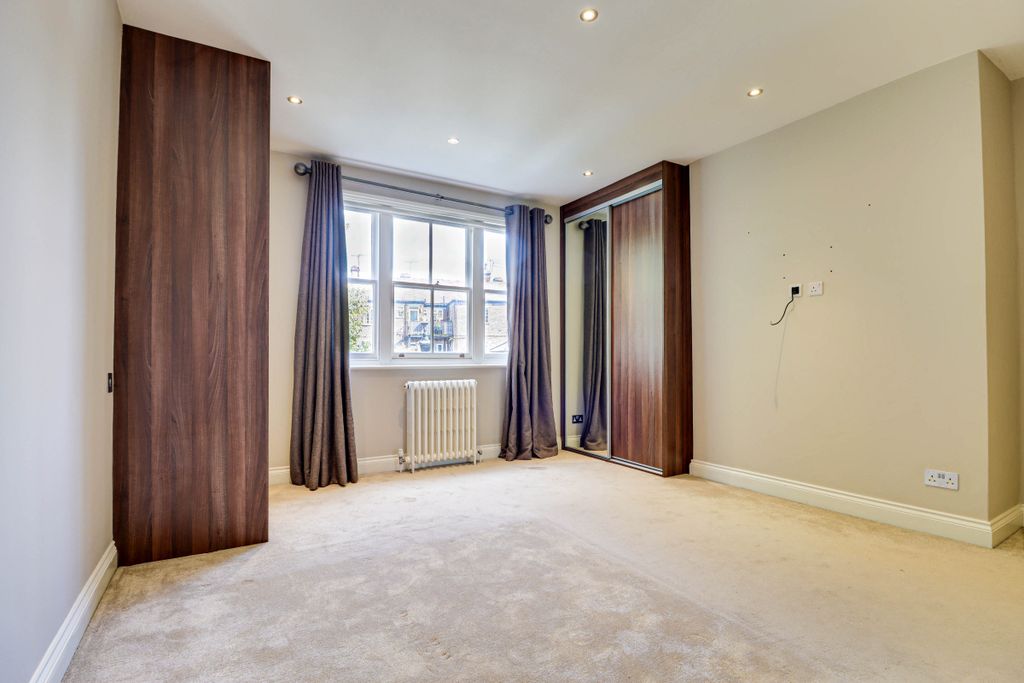 Additional image 13 of 3 bed flat for saleLeyton Green, Harpenden, Hertfordshire AL5