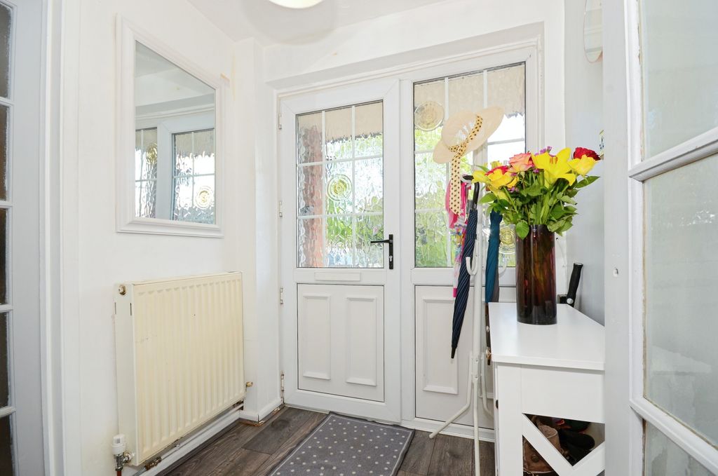 Property photo 2 of 18 Entance