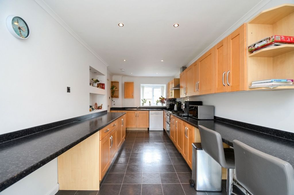 Property photo 3 of 14