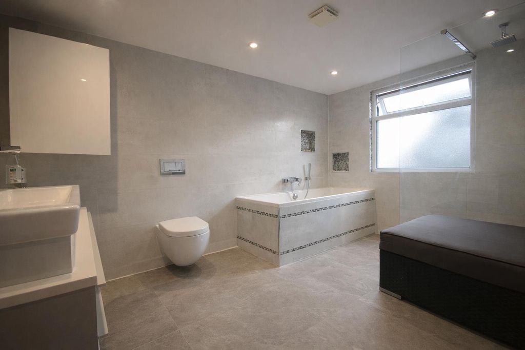 Property photo 3 of 13 Bath2.Png